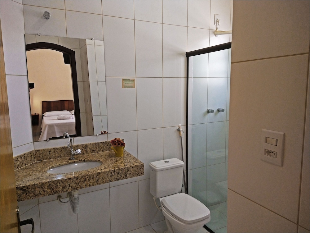 Standard Triple Room, Multiple Beds photo 3