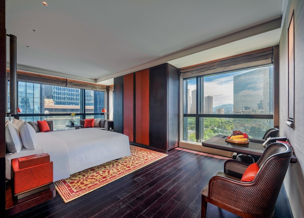 Room, 1 King Bed, Smoking, Garden View (Regent Club) photo 1