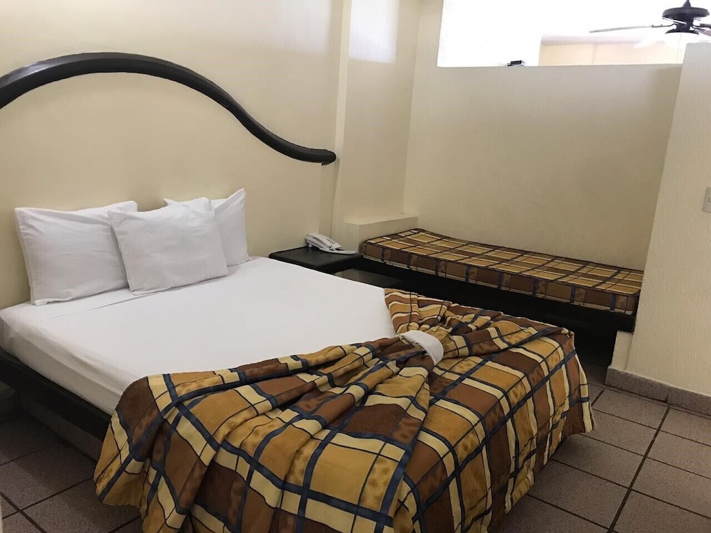 Room, Kitchenette