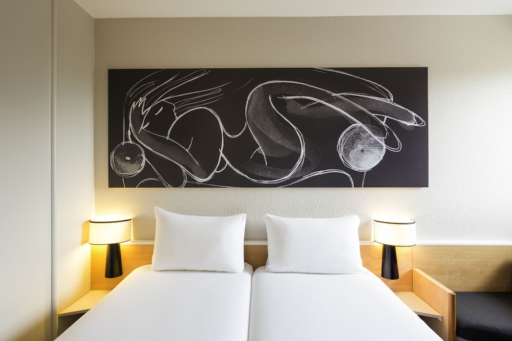 Standard Room, 2 Twin Beds photo 3