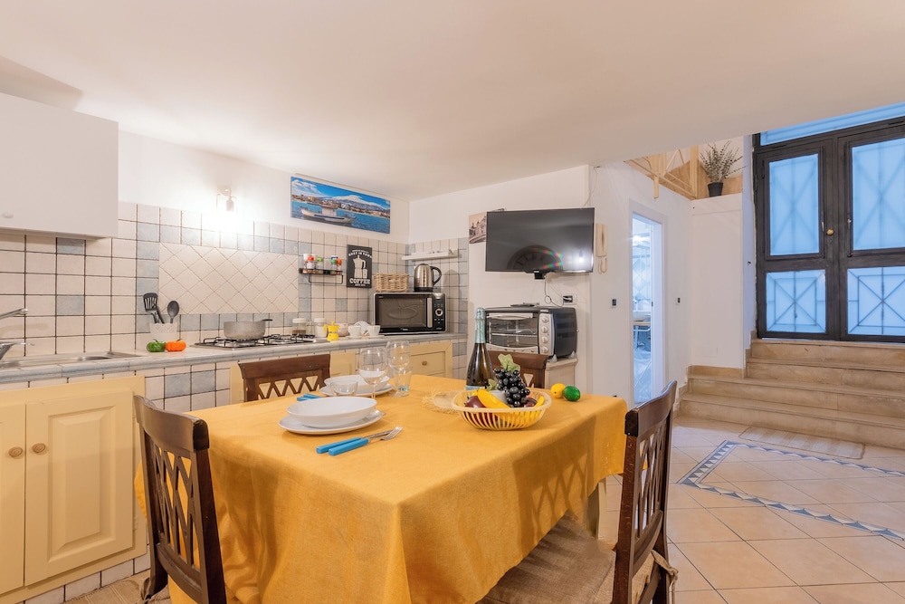 Family Apartment, Multiple Bedrooms (Fiera House in the city center)