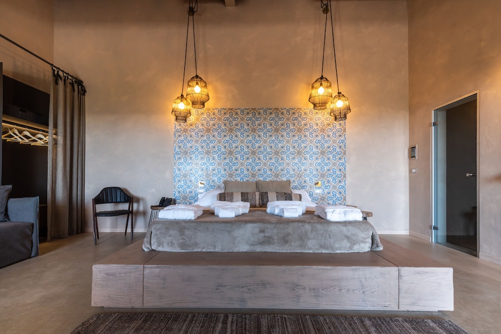 Honeymoon Studio Suite