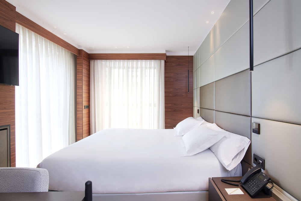 Standard Double Room - Photo 3