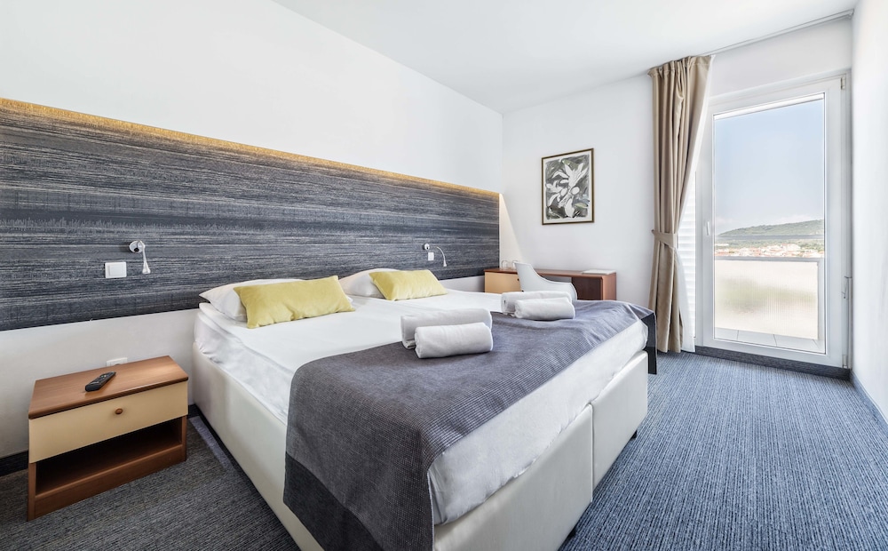 Classic double room, Sea Side, Balcony - Photo 1
