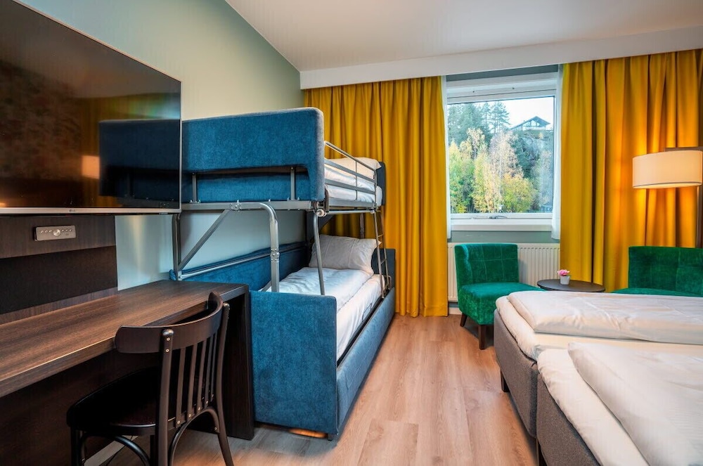 Family Room, 1 Double Bed, Non Smoking (Standard) - Photo 6