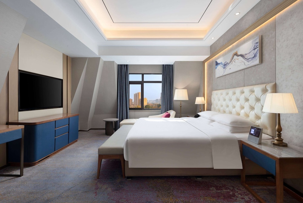 Room, 1 King Bed with Sofa bed, Non Smoking