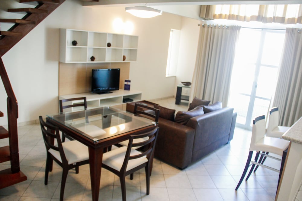 Duplex, Lanai
