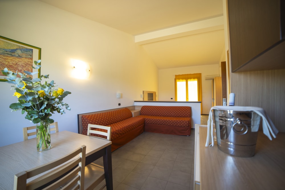 Classic Quadruple Room (2ad+2chd) photo 1