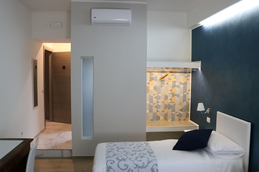 Family Quadruple Room, City View (Zaffiro) photo 2