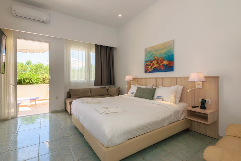 Junior Suite, Partial Sea View