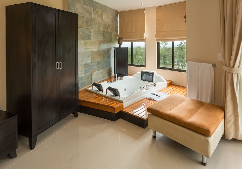 Junior Suite Volcano View - Photo 16