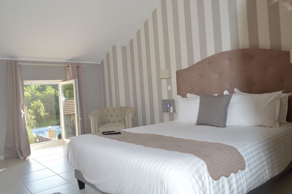 Comfort Room, 1 King Bed (La Cazalaise) photo 1