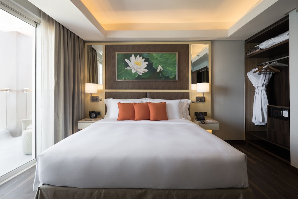 Club Room, 1 King Bed (Superior)
