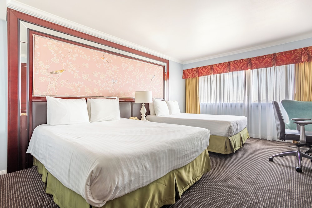 Double Room, 2 Queen Beds