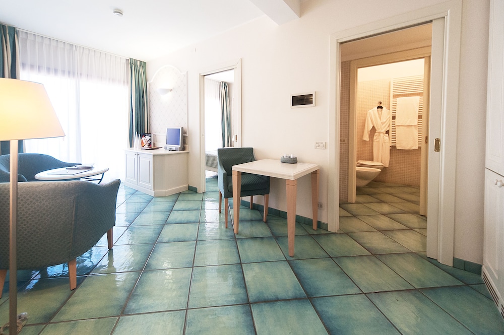Junior Suite - Photo 9
