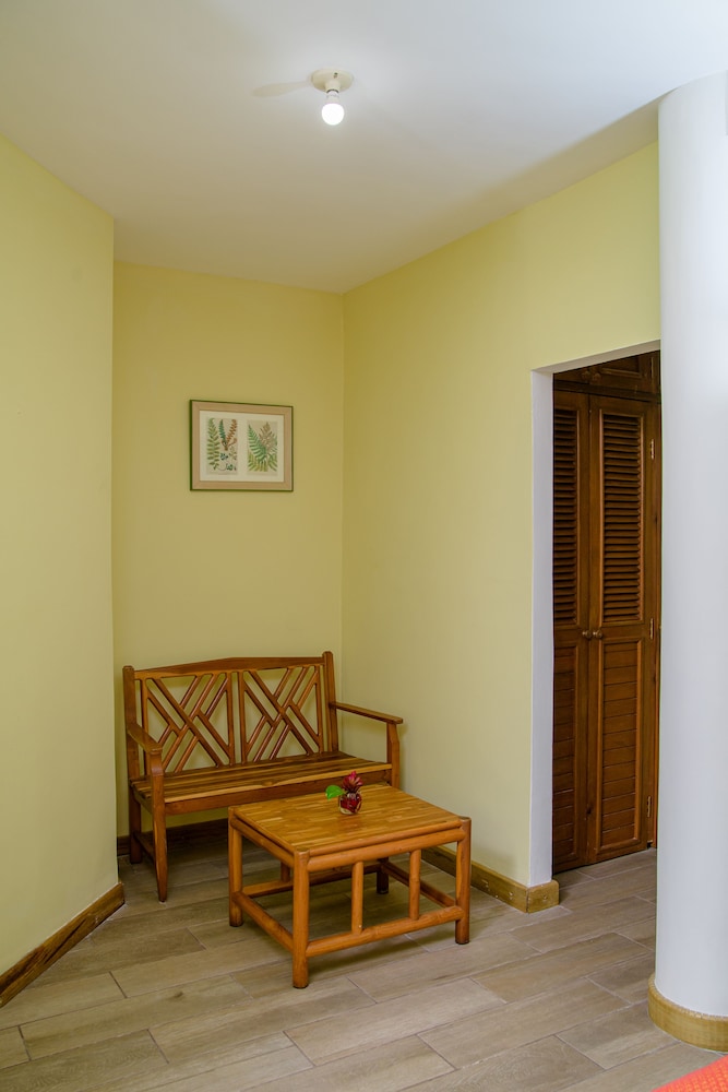 Executive Room, 1 King Bed, Lake View photo 3
