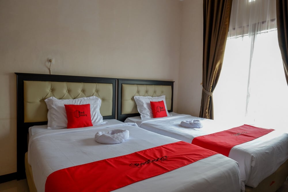 Deluxe Twin Room (Reddoorz)