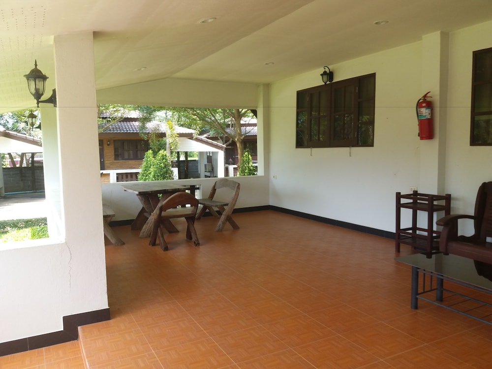 Standard Room For 4 People photo 2