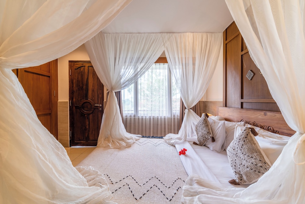 Deluxe Double or Twin Room photo 2