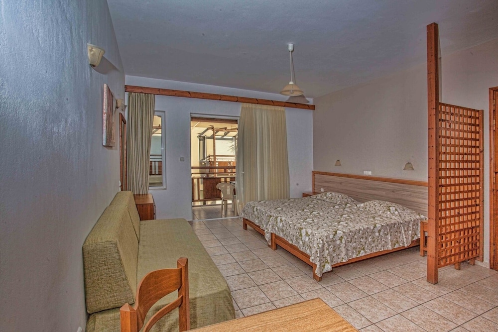 Studio, Partial Sea View (2-3 Adults) photo 1