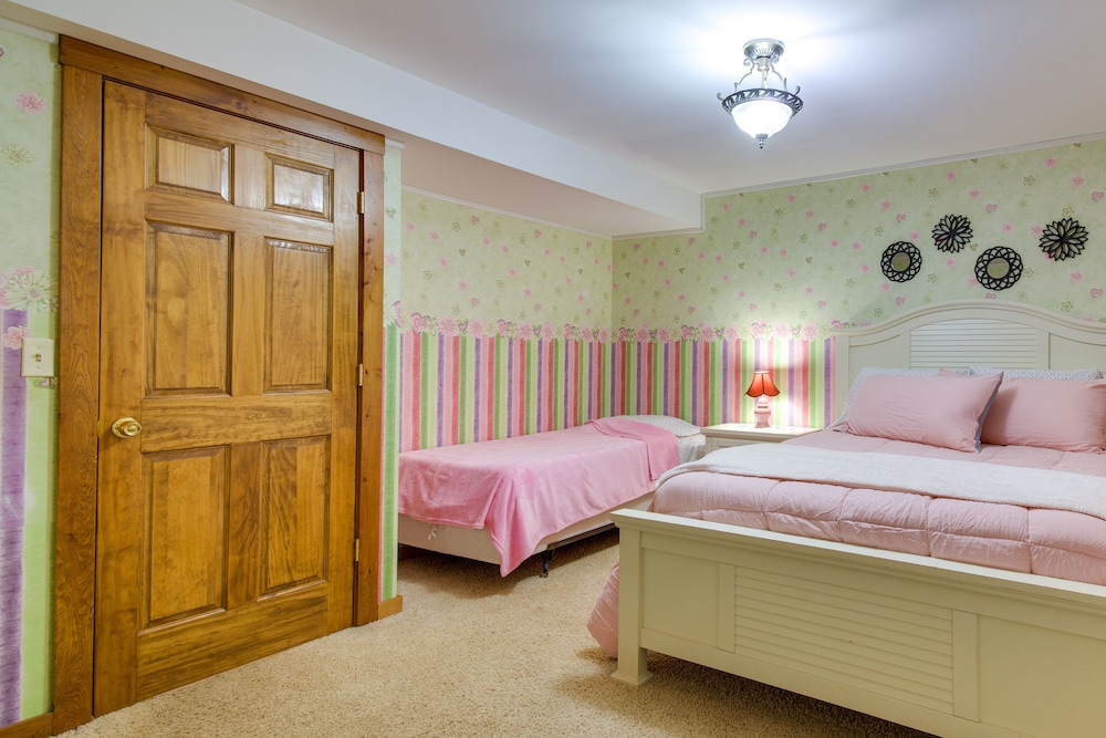 House (6 Bedrooms) photo 2