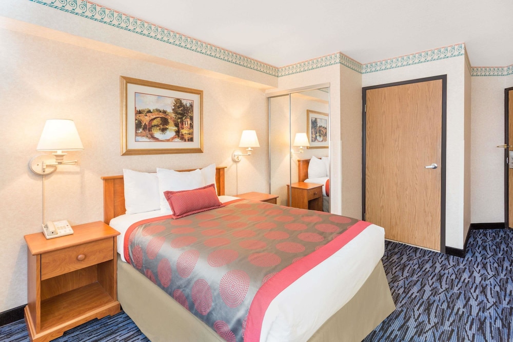 Room, 1 Double Bed, Non Smoking - Photo 2