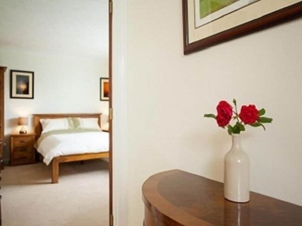 Double Room (4)