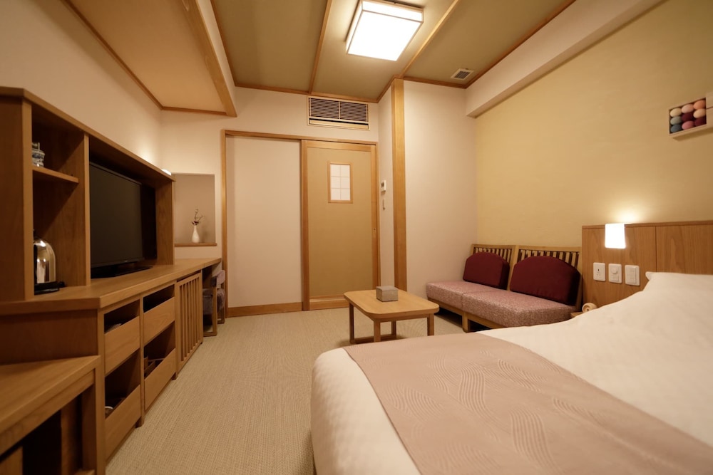 Main building, Double Room with Shower - Photo 1