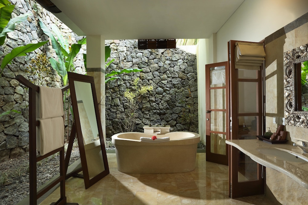 Duplex Royal Pool Villa