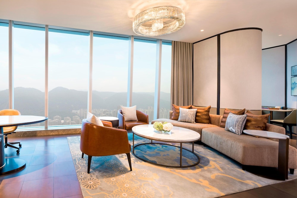 Premier Suite, 1 King Bed, Lake View