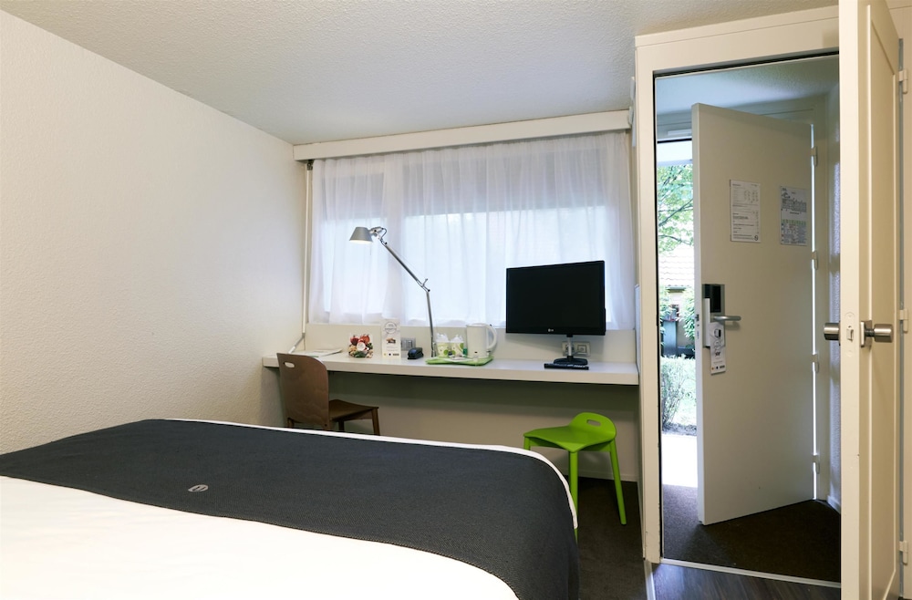 Standard Room, 2 Twin Beds photo 2