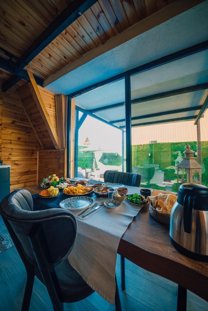Superior Bungalow, Pool View
