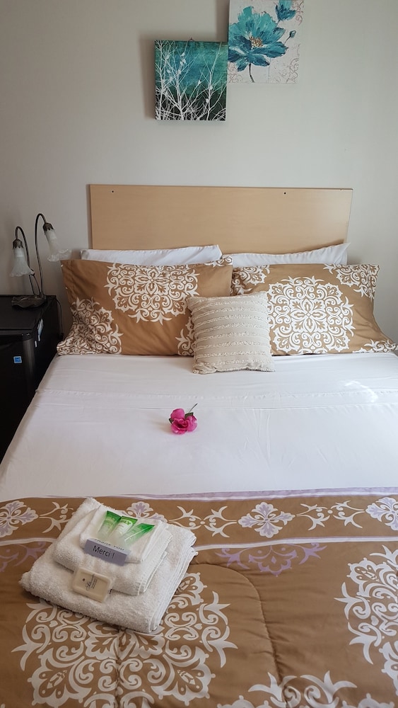 Deluxe Room, 1 Queen Bed, 2 Bathrooms, Ground Floor photo 2