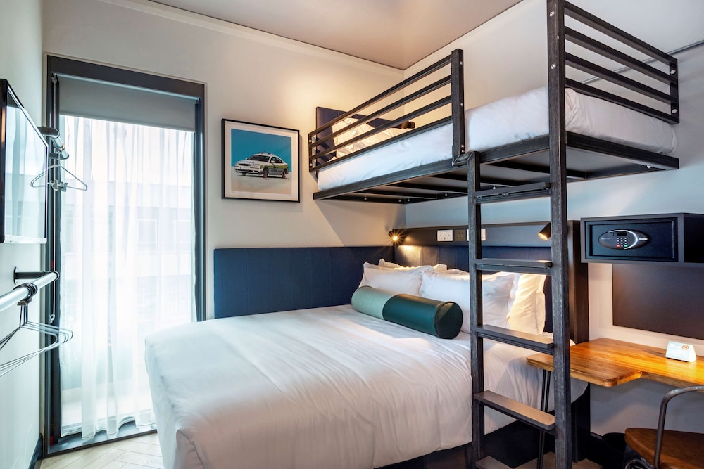 Triple Bunk Room - Photo 1