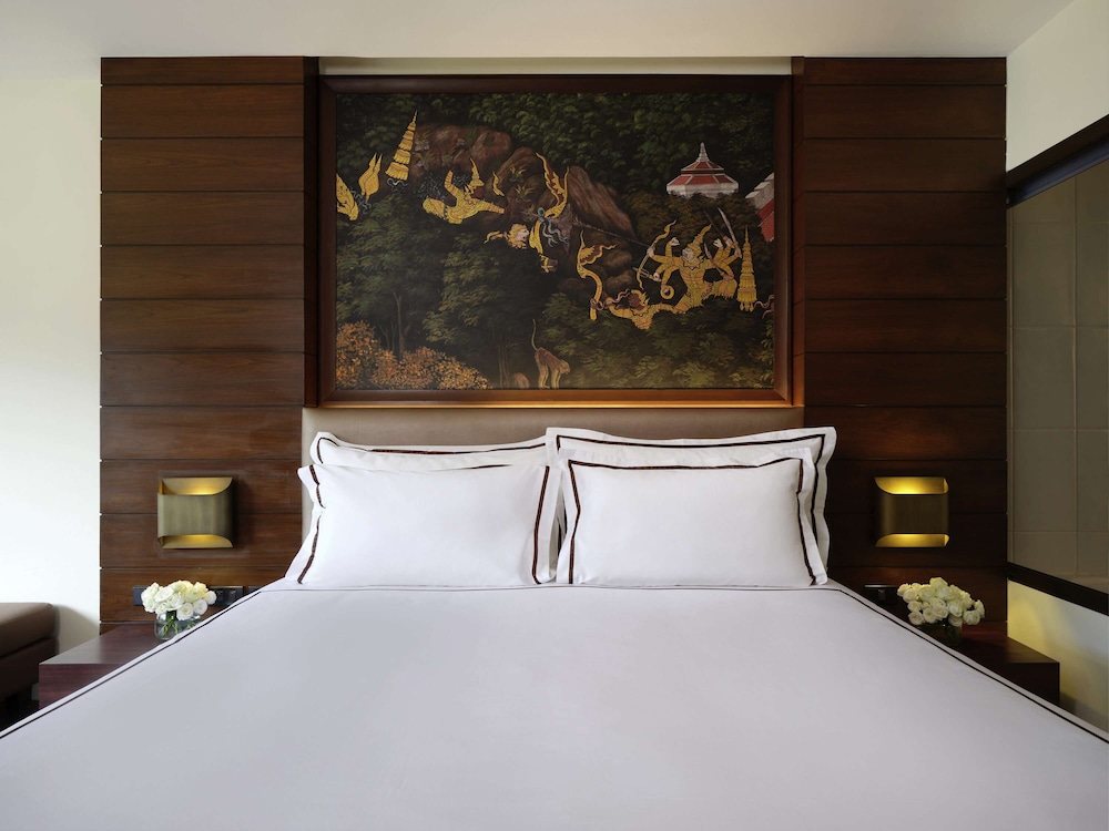 Deluxe Room, 1 King Bed photo 1