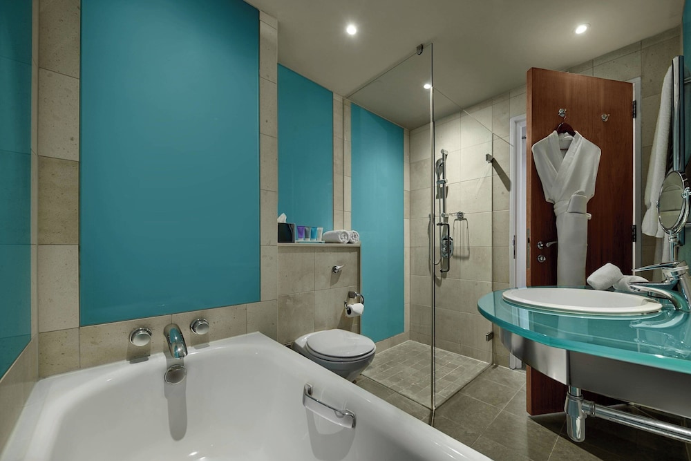 Room, 1 King Bed, Terrace - Photo 4