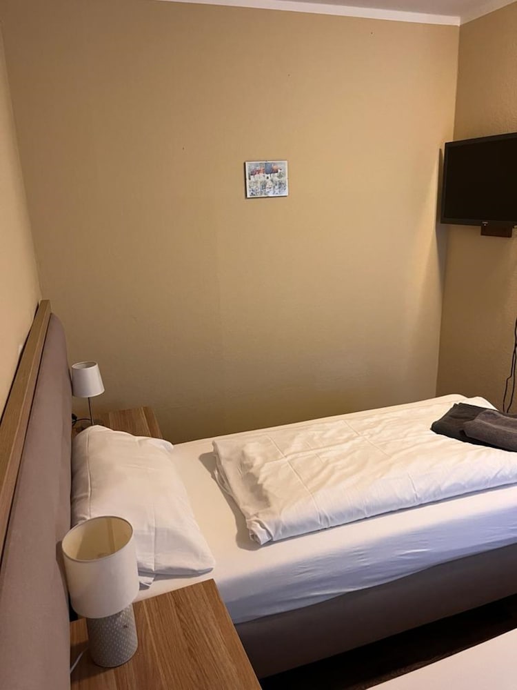 Double Room - Photo 5