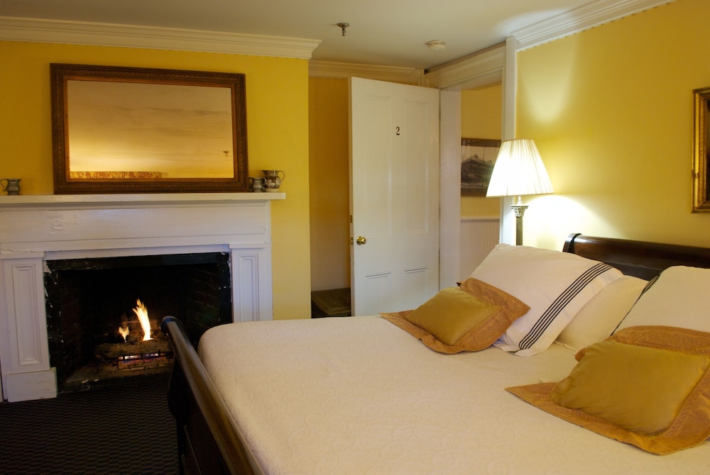 Room 2 (Ground Level) photo 1