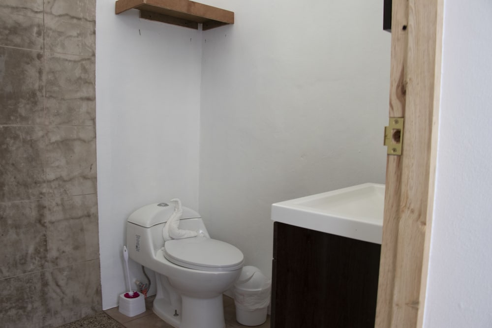Basic Double Room, 1 Double Bed photo 2