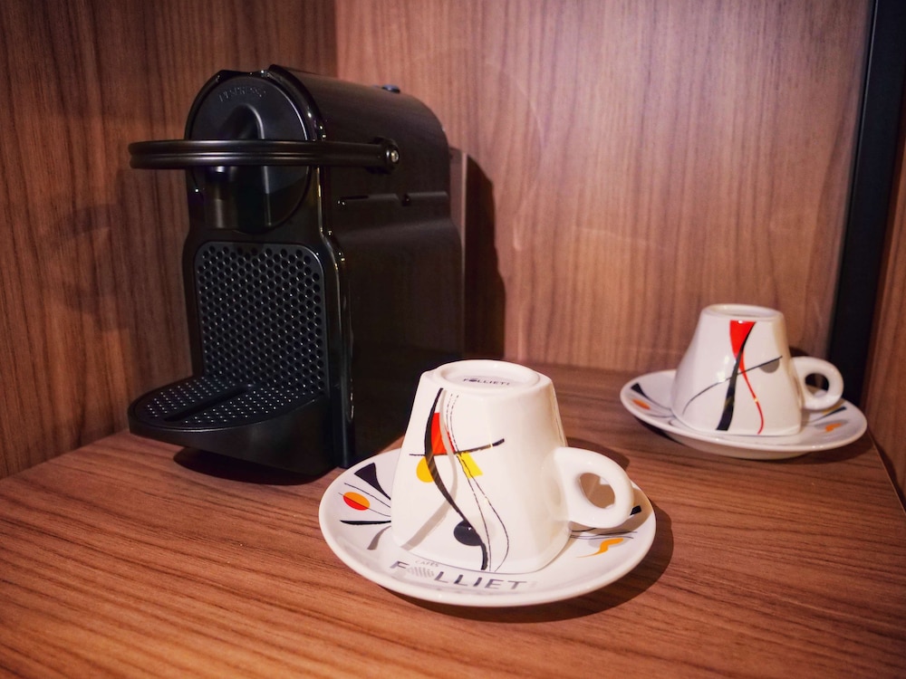 Suite, 2 Bedrooms - Photo 6