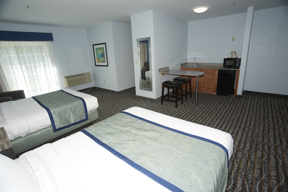 Suite, 2 Queen Beds photo 1