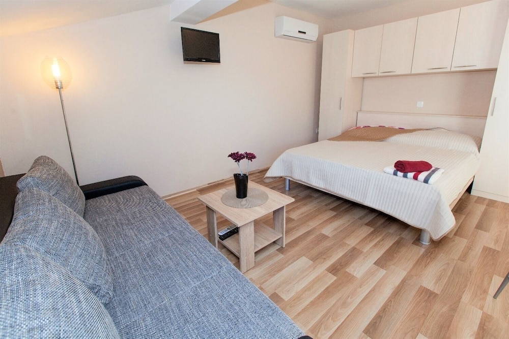 Studio (Mire - SA6(2))