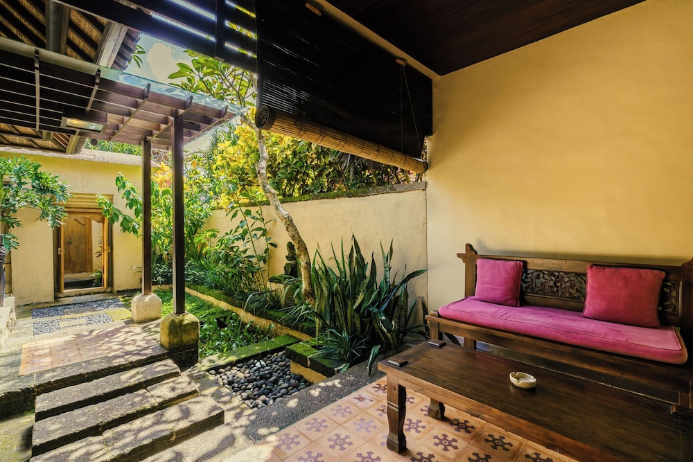 Deluxe Bungalow with Butler Service - Photo 3