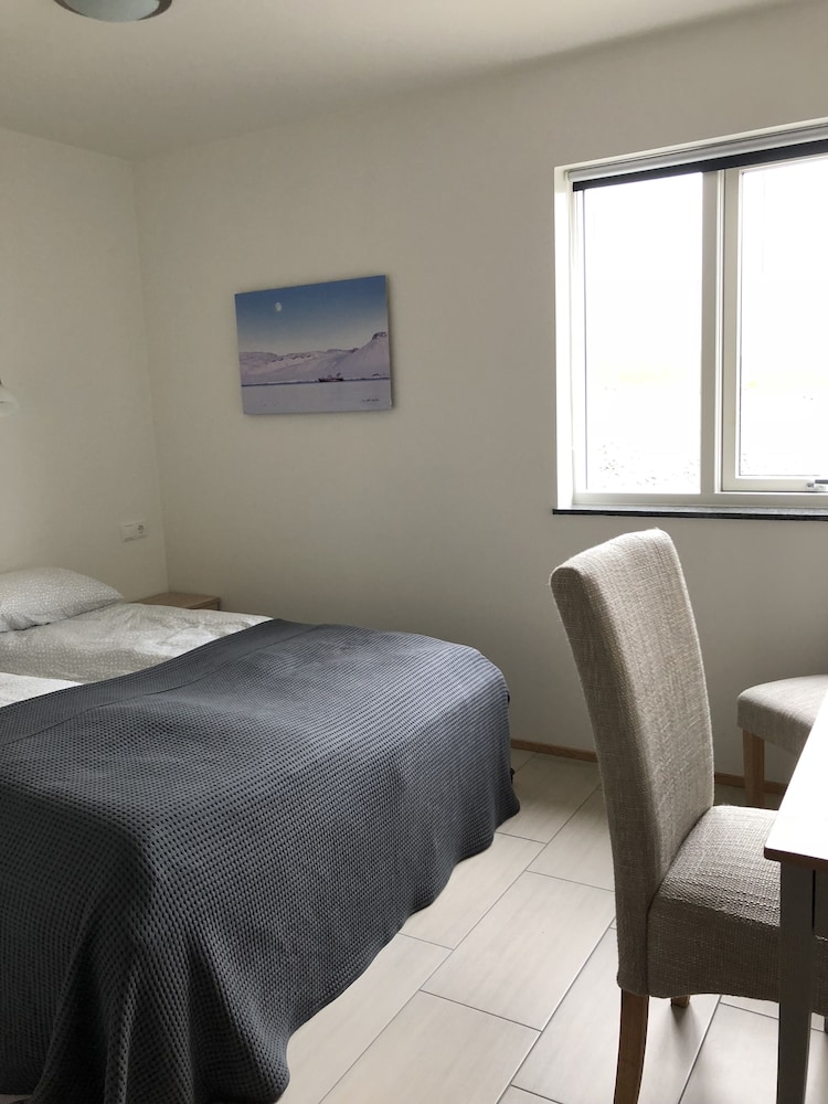 Double or Twin Room with Private Bathroom photo 2