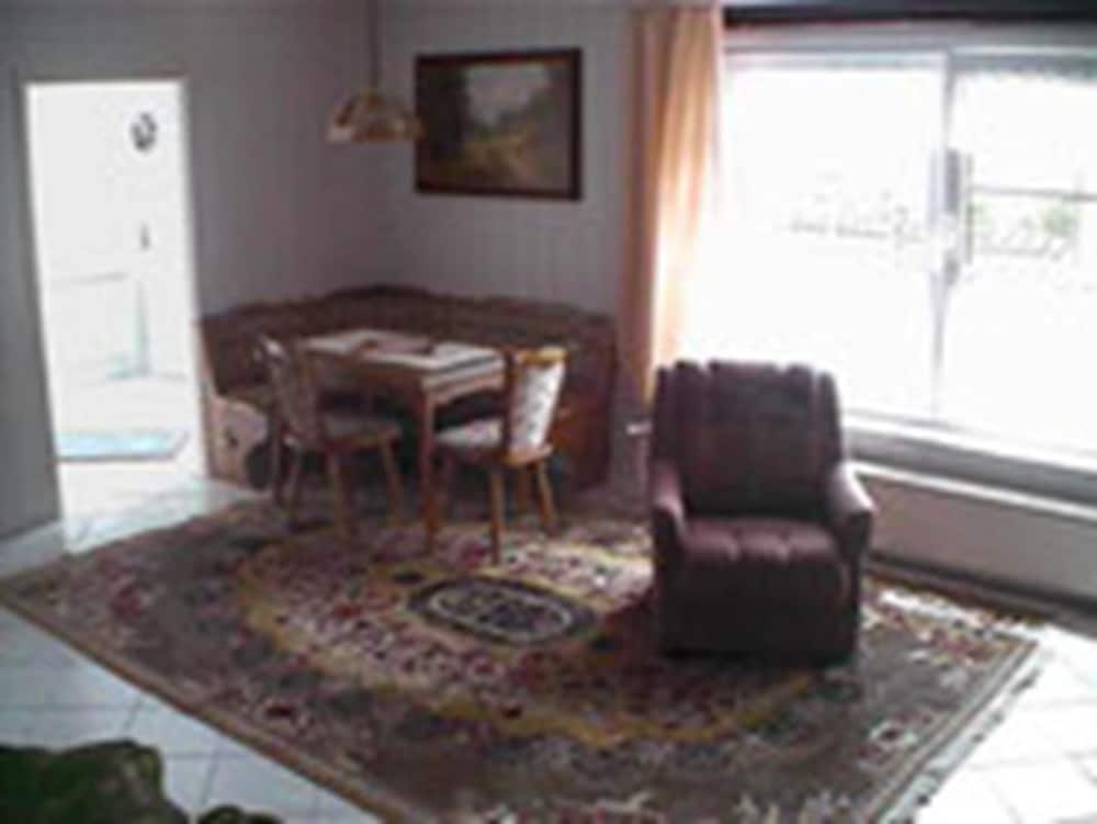 Large Vacation Home photo 3