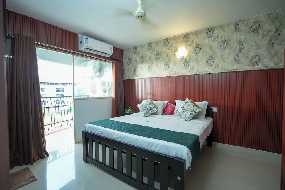 Family Apartment, Balcony, Courtyard View