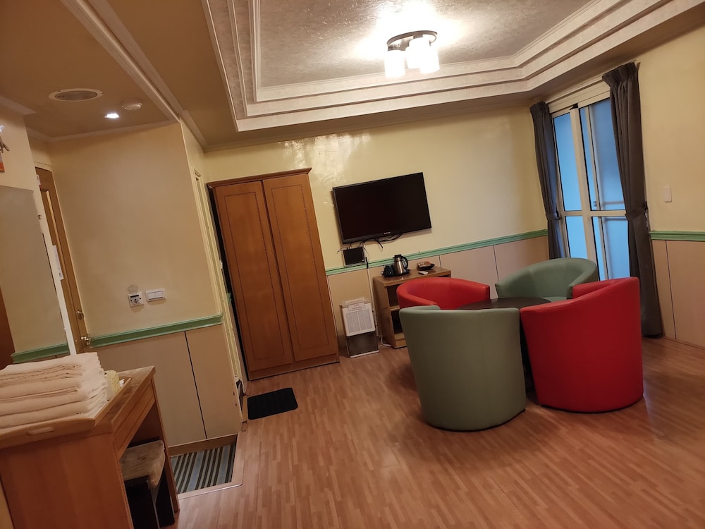 Elite Quadruple Room photo 2