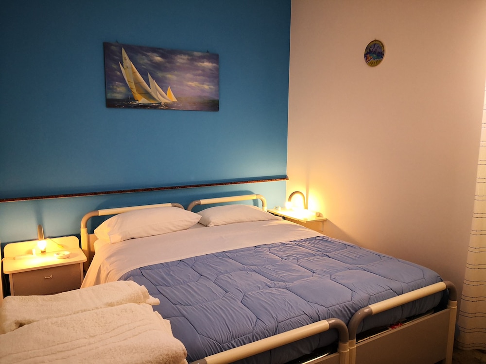 Standard Quadruple Room, 2 Bedrooms, Bathtub, City View (Bathroom Not In Room)