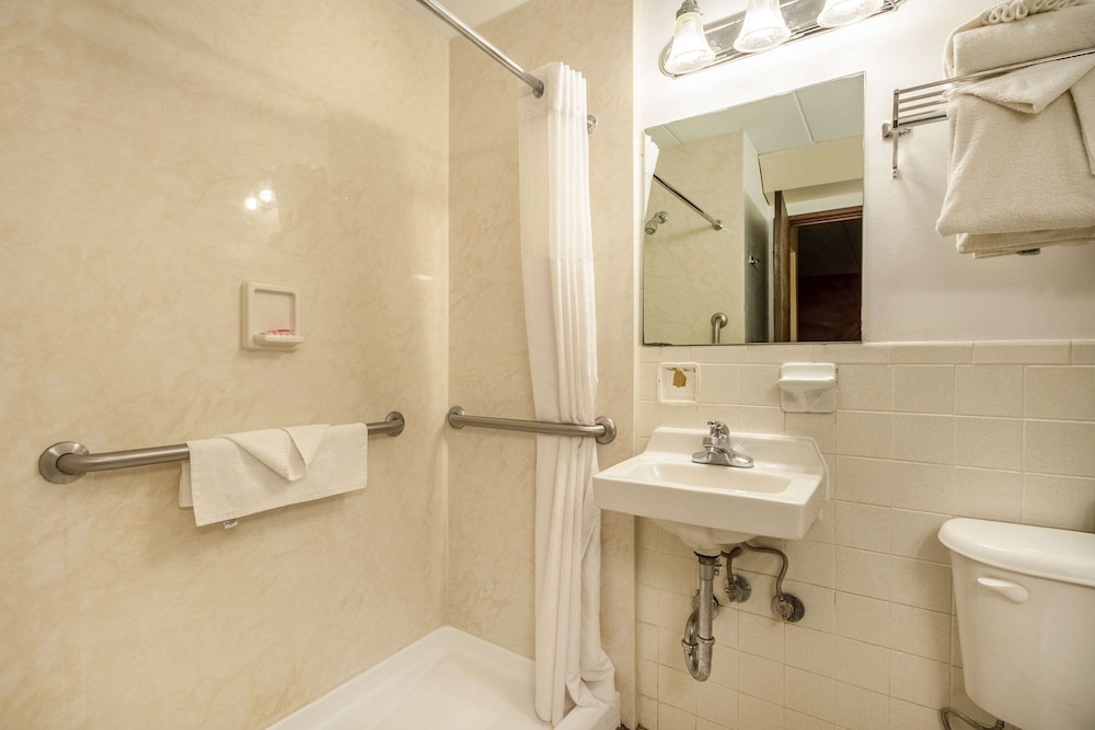 Econo Lodge Inn & Suites Windsor Locks Bradley Airport, Kuva 7