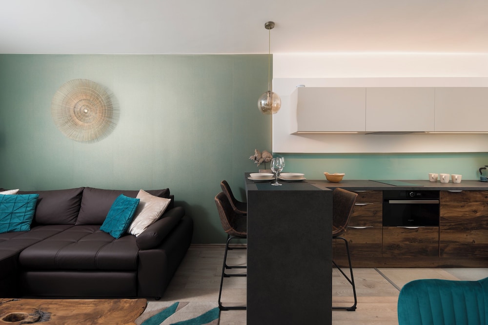 Traditional Apartment photo 2